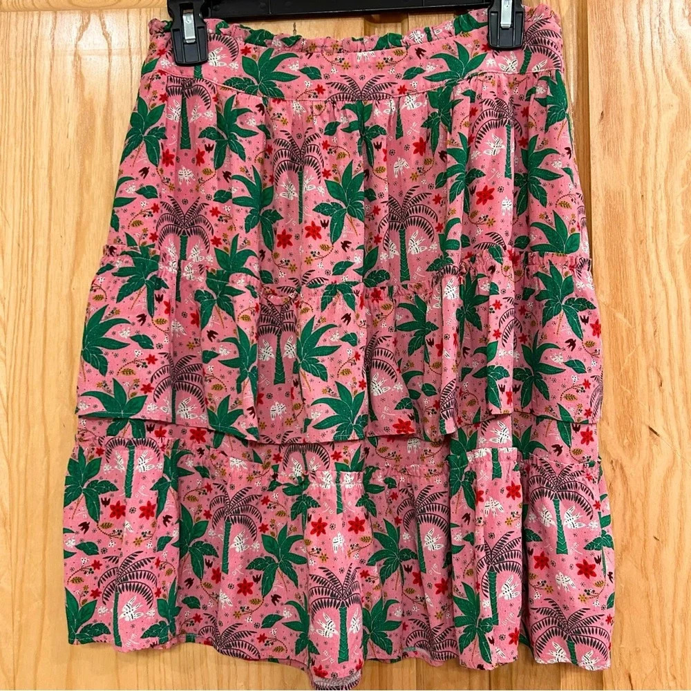 Multi Tiered Crepe Skirt - Posy
Pink, Oriental Palm - Picture 4 of 10